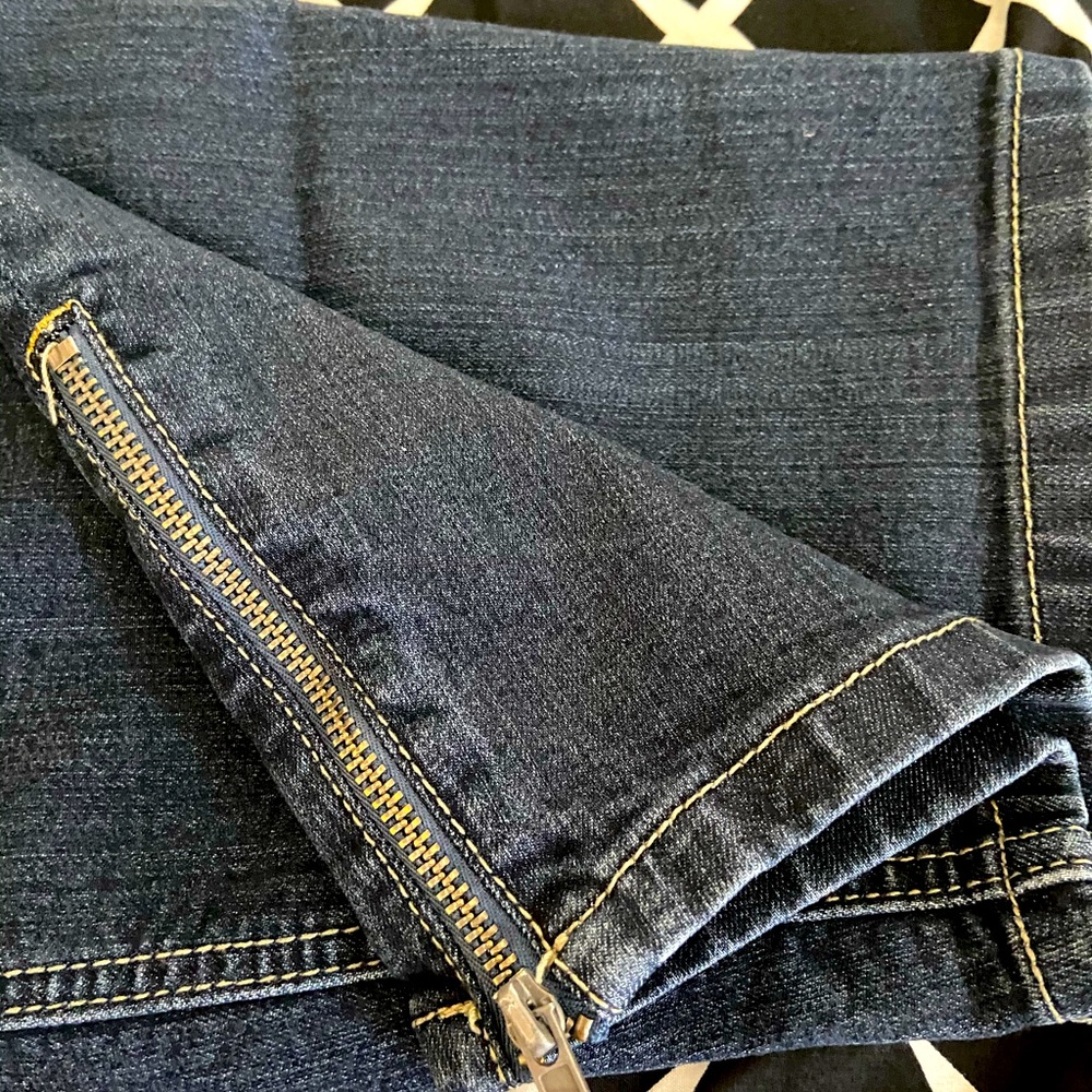 Women’s 22W Torrid Zipper Leg Jeans